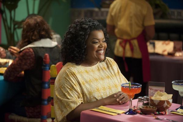 Bild 1 von 12: Freut sich darauf, Jeff zu trainieren: Shirley (Yvette Nicole Brown) ist ein wahres Kickertalent ...