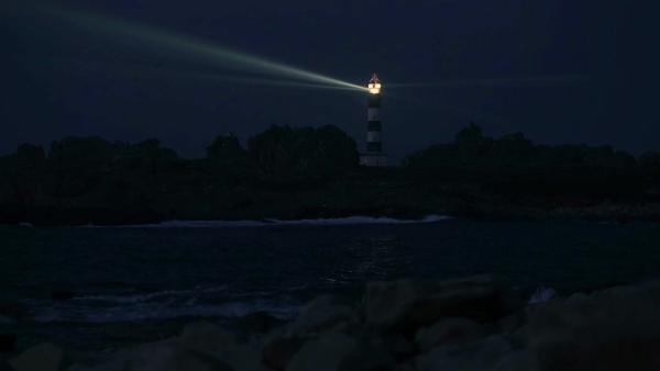 Bild 1 von 2: Die Beobachtenden sprechen von einem hellen, blinkenden Licht im Rendlesham Forest, welches sie an einen Leuchtturm erinnerte.