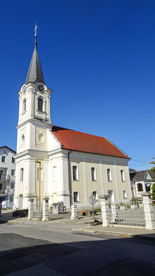 Bild 1 von 3: Im Bild: Evangelische Kirche AB Oberwart.