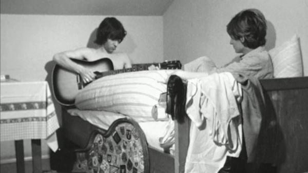 Bild 1 von 1: Das Leben der Ehefrau an der Seite von Beatles-Imitator Dick Scott.