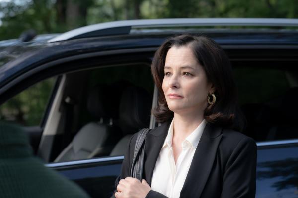 Bild 1 von 3: Elaine Bray (Parker Posey)