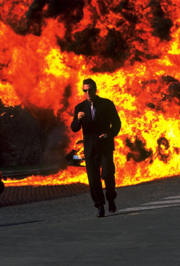 Bild 1 von 7: Wo immer der eiskalte Top-Terrorist Stavros (Mickey Rourke) auftaucht, hinterlässt er ein Inferno ...
