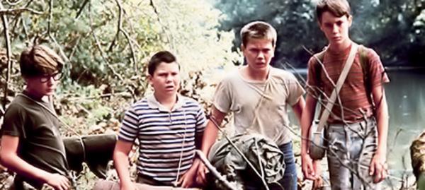 Bild 1 von 1: Corey Feldman (Teddy Duchamp), Jerry O'Connell (Vern Tessio), River Phoenix (Chris Chambers), Wil Wheaton (Gordie Lachance)