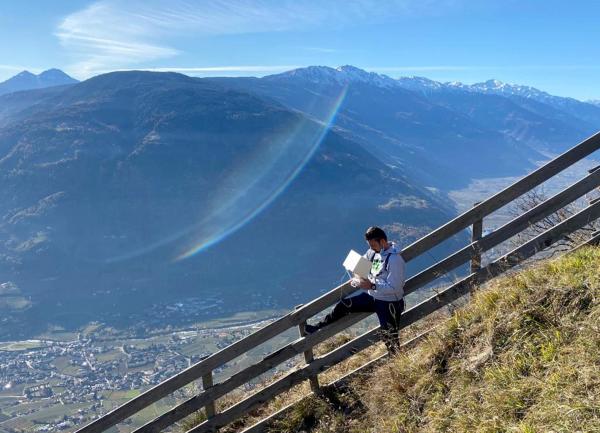 Bild 1 von 6: Im Bild: Drohnenpilot, Spronser Seen.