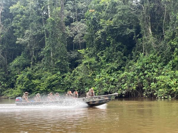 Bild 1 von 11: Die Trainingsplätze der Dschungelkampfschule sind nur über den Wasserweg erreichbar.