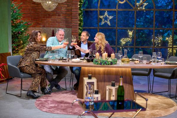 Bild 1 von 15: Von links: Wendela Horz, Walter Lehnertz, Julian Schmitz-Avila, Annika Raßbach