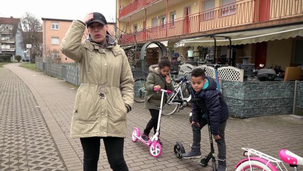 Bild 1 von 3: Janines Zwillinge hatten Geburtstag und sind jetzt sieben Jahre alt. Zu diesem Anlass gab es für die beiden Wirbelwinde natürlich auch schöne Geschenke. Mit denen können sie ihre Zeit draußen jetzt noch mehr genießen.