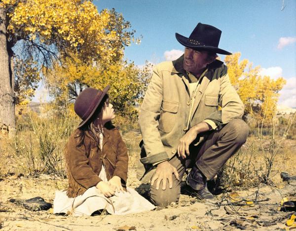 Bild 1 von 5: Clay (Gregory Peck, r.) hat noch ein weiteres Problem: Er muss sich um Decky (Dawn Lyn, l.) kümmern, der kleinen Tochter einer Freundin ...