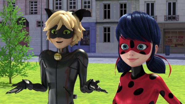 Bild 1 von 6: Julekas Mutter wird zu Captain Hardrock akumatisiert. Am Steuer eines unzerstörbaren Bootes, ausgestattet mit einem Piratenschwert, will sie ganz Paris mit ihrer Musik beschallen. Hilfe ahoi, Ladybug und Cat Noir!