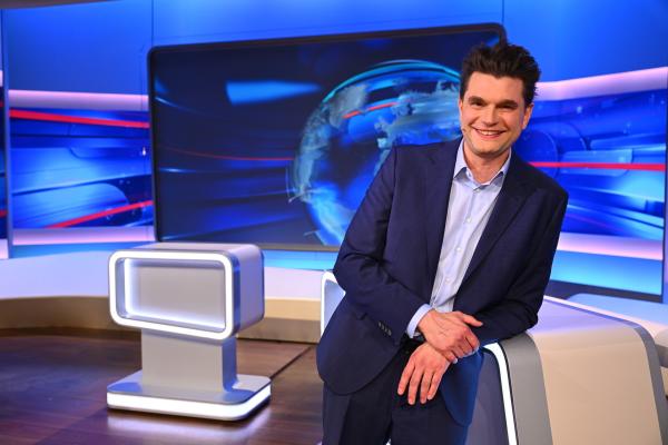 Bild 1 von 4: Lutz van der Horst im Studio der \