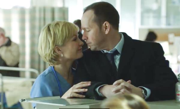 Bild 1 von 7: Danny (Donnie Wahlberg, r.) versucht, sich bei seiner Frau zu entschuldigen. Kann ein gemeinsamer Urlaub ihre Liebe neu entfachen?