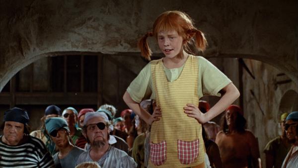 Bild 1 von 3: In der Kaschemme der Piraten in Taka-Tuka weiß sich Pippi (Inger Nilsson) schon bald Respekt zu verschaffen.