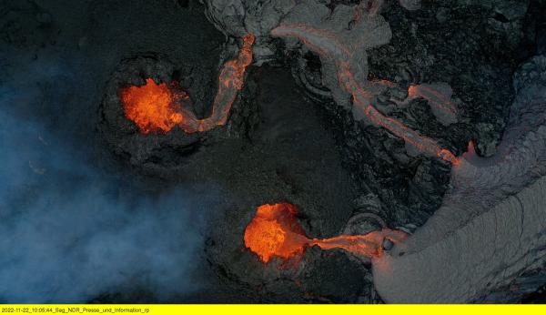 Bild 1 von 3: Gerade ist der Vulkan Fagradalsfjall nahe Reykjavik ausgebrochen.