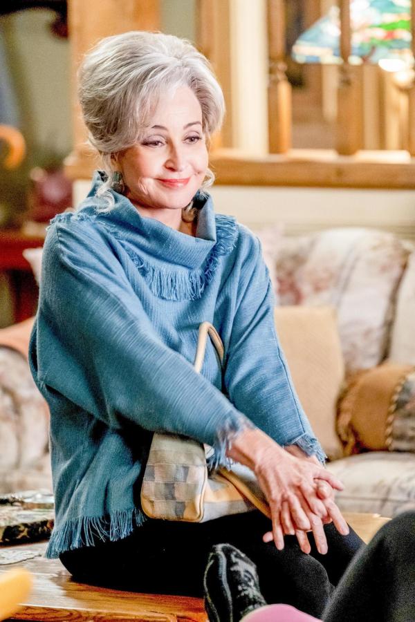 Bild 1 von 3: Im Bild: Annie Potts (Constance 'Meemaw' Tucker).