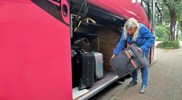 Bild 1 von 2: Petra Kühn wollte schon als Kind Busfahrerin werden.