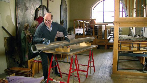 Bild 1 von 10: Im Bild: Der Zillertaler Orgelbauer Christian Erler restauriert, repariert und überholt Orgeln in ganz Österreich