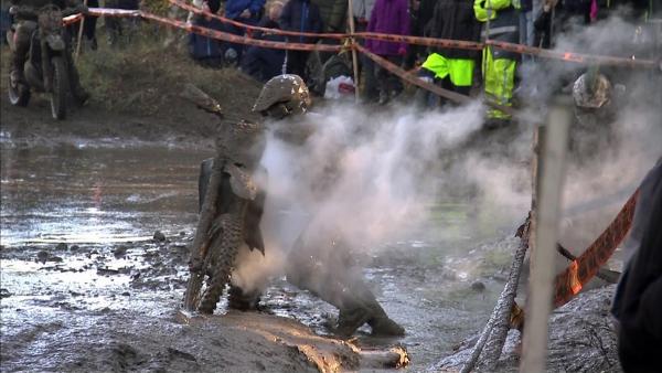 Bild 1 von 3: Die extremen Bedingungen bringen Mensch und Maschine an die Grenzen des Möglichen.