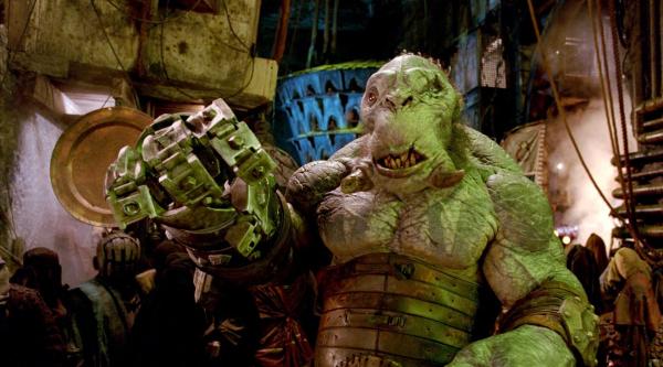 Bild 1 von 20: Bei einem Kampf zwischen Hellboy und Mr. Wink (Brian Steele) muss der Handlanger Prinz Nuadas sein Leben lassen. Nuada schwört Rache!