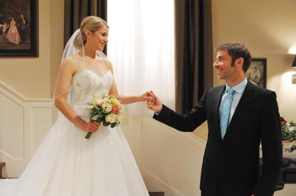 Bild 1 von 10: Marlene (Lucy Scherer, l.); Veit (Guido Broscheit, r.)