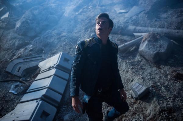 Bild 1 von 20: Chris Pine plays Kirk in Star Trek Beyond from Paramount Pictures, Skydance, Bad Robot, Sneaky Shark and Perfect Storm Entertainment