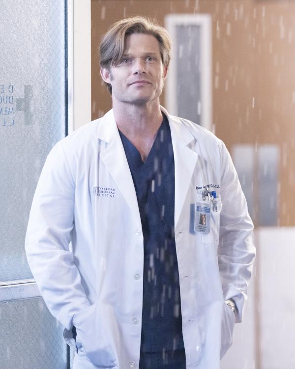 Bild 1 von 44: Dr. Atticus Lincoln (Chris Carmack)