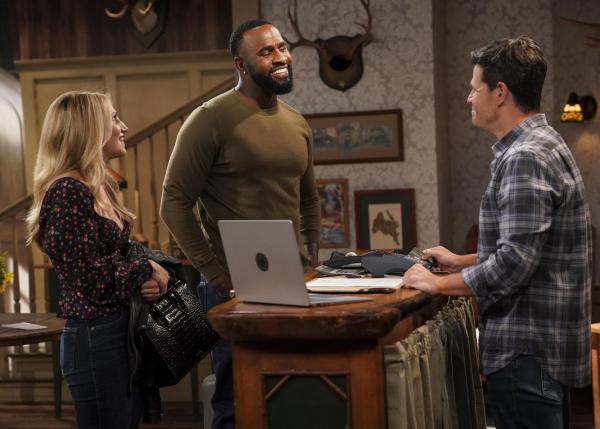 Bild 1 von 15: Gina Dabrowski (Annaleigh Ashford, l.); Eli Russell (Terrence Terrell, Mitte)