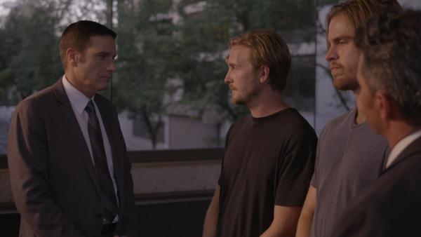 Bild 1 von 7: Haben die Brüder Lance (M.) und Ted Nixon (2.v.r.) wegen eines Musikinstruments den 19-jährigen Johnny Crawford erschossen? Lt. Joe Kenda (Carl Marino, l.) ermittelt ...