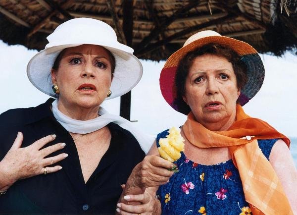 Bild 1 von 17: Im Bild (v.li.): Johanna von Koczian (Lilibet), Inge Konradi (Omama).