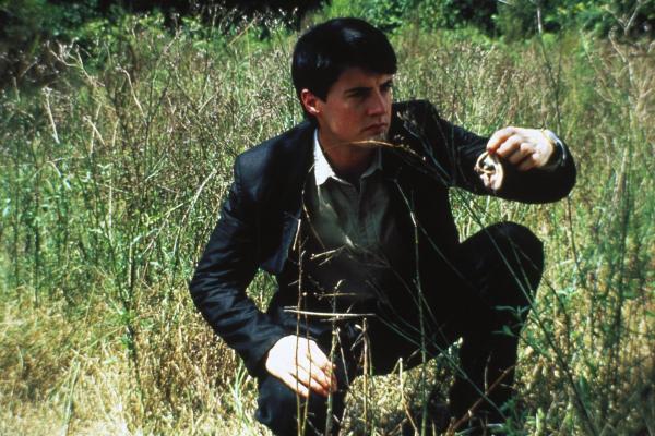 Bild 1 von 11: Der junge Jeffrey (Kyle MacLachlan) findet ein abgeschnittenes Menschenohr. Dies ist der Beginn seltsamer und schockierender Ereignisse ...