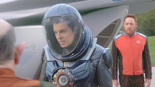 Bild 1 von 18: Captain Ed Mercer (Seth MacFarlane, l.)