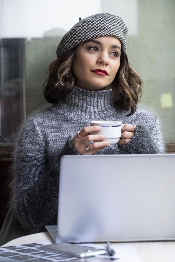 Bild 1 von 9: Zoe (Vanessa Hudgens)