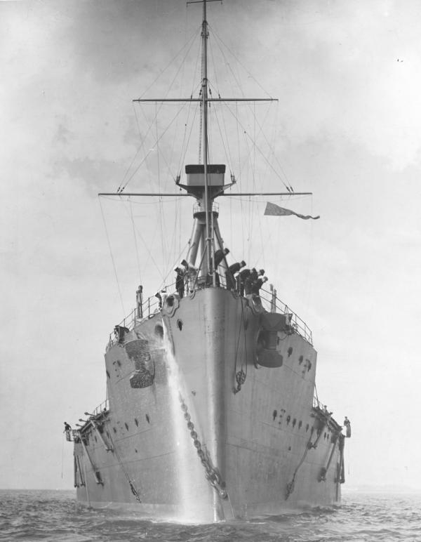 Bild 1 von 4: Das britische Schlachtschiff \