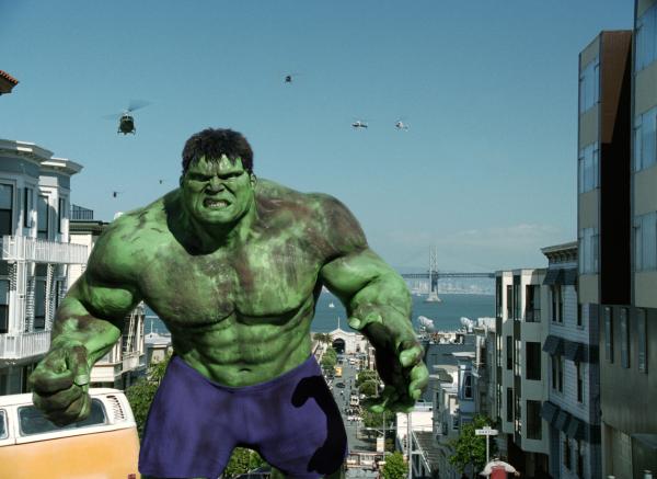 Bild 1 von 11: Im Falle von Nervosität oder Verärgerung wird aus Dr. Bruce Banner (Eric Bana) ein riesiges grünes Monster - der Hulk ...