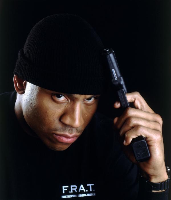 Bild 1 von 17: Cop Deed (LL Cool J) ist in die dunklen Machenschaften der Polizei verwickelt, will aber unbedingt aussteigen. Leichter gesagt, als getan ...