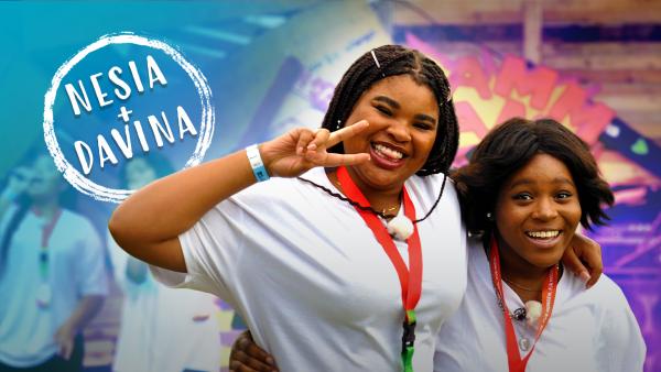Bild 1 von 4: Nesia und Davina sind Sängerinnen der \