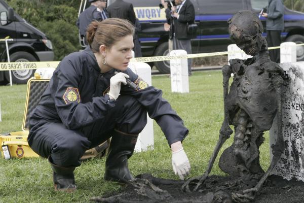 Bild 1 von 10: Dr. Brennan (Emily Deschanel)