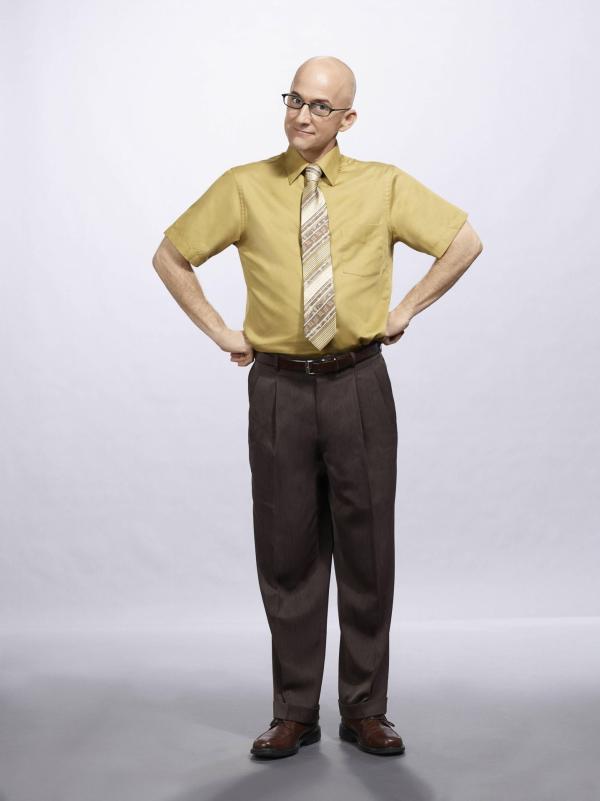 Bild 1 von 36: (6. Staffel) - Wird ein echter Teil der Gruppe, auch wenn er so manche Eigenheiten hat: Dean Pelton (Jim Rash) ...