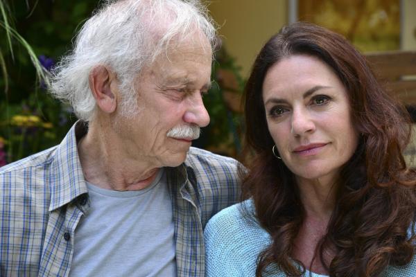 Bild 1 von 31: Im Bild: Johannes (Tilo Prückner) macht seiner Tochter Franziska (Christine Neubauer) Mut.