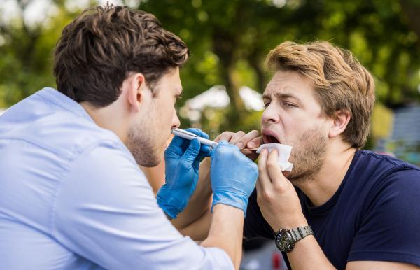 In aller Freundschaft - Die jungen Ärzte - Reifeprüfung - Serie /  Krankenhausserie