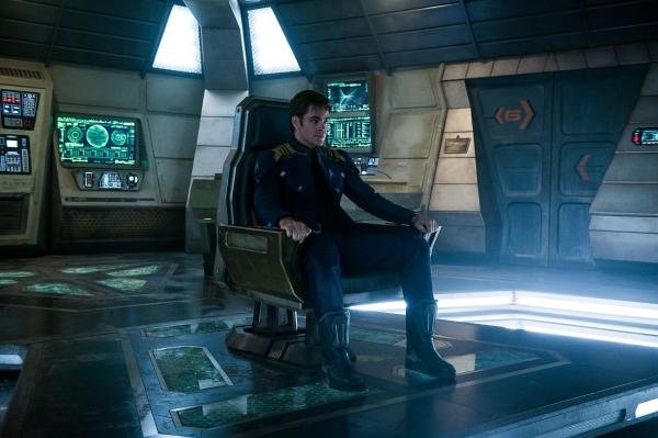 Bild 1 von 20: Chris Pine plays Kirk in Star Trek Beyond from Paramount Pictures, Skydance, Bad Robot, Sneaky Shark and Perfect Storm Entertainment