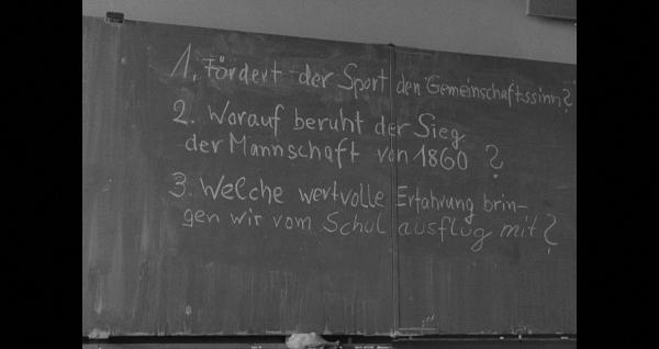 Bild 1 von 4: Aufsatzthemen einer 11. Klasse, Gymnasium, in den Sechzigerjahren.