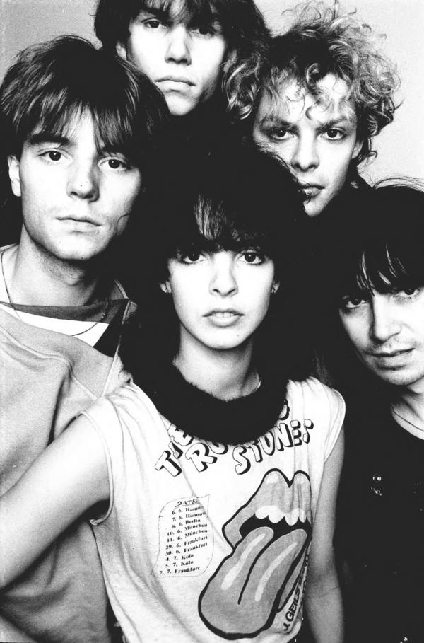 Bild 1 von 2: Mit dem Hit der Nena-Band ?99 Luftballons? wurde Nena zum Weltstar und zur Symbolfigur der 1980er Jahre.