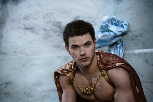 Bild 1 von 16: Er unterstützt Theseus und seine Männer im Kampf gegen den grausamen Herrscher Hyperion: der Gott Ares (Daniel Sharman) ...