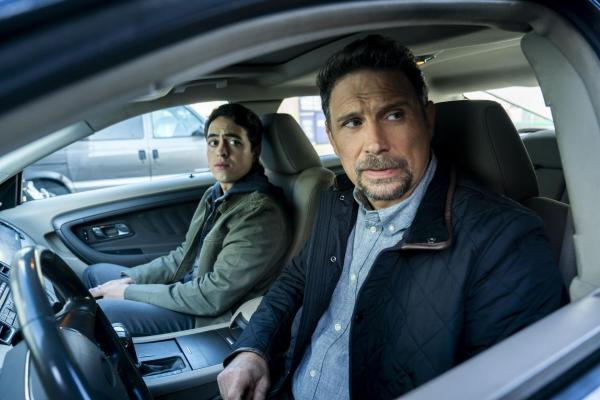 Bild 1 von 6: Nate Becerra (Michael Egues, l.); FBI ASAC Jubal Valentine (Jeremy Sisto, r.)