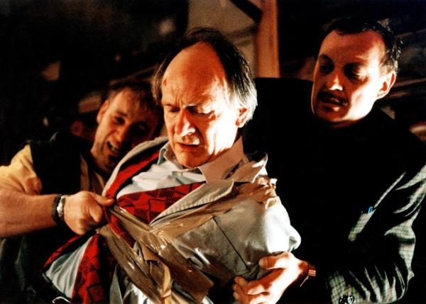 Bild 1 von 5: Im Bild: Roland Düringer (Andreas Berger), Joachim Bißmeier (Josef Böckl), Josef Hader (Werner Kopper).