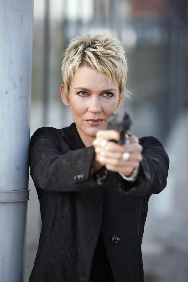 Bild 1 von 19: Kommissarin Alexandra Rietz blickt der Gefahr furchtlos ins Auge ...