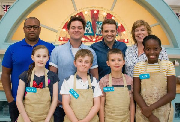 Bild 1 von 6: Im Bild (v.li.): Graham Hornigold, Alyth, Sam Nixon, Matthew, Mark Rhodes, Harrison, Allegra McEvedy und Kiah.
