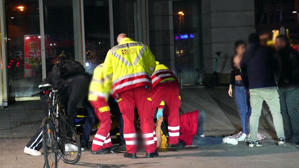 Bild 1 von 7: Einsatz für die Notfallsanitäter in Frankfurt