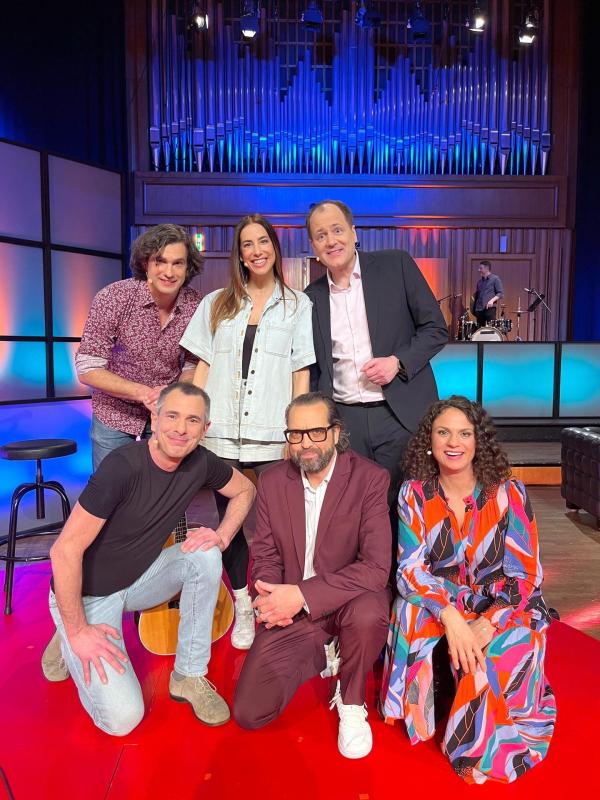 Bild 1 von 2: im Bild: Christoph & Lollo, Nina Hartmann, Gerald Fleischhacker, Stefan Haider, Antonia Stabinger.