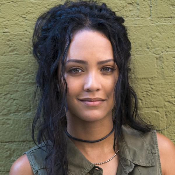 Bild 1 von 42: (1. Staffel) - Riley Davis (Tristin Mays) ist MacGyvers Kollegin wider Willen und eine höchst unberechenbare Hackerin mit krimineller Vergangenheit.
